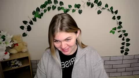 Snapshot of magic_katarina_ chatting on January 15, 7:37 am magic_katarina_ online show from January 15, 7:37 am