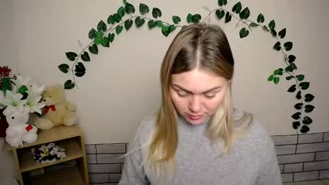 Snapshot of magic_katarina_ chatting on December 13, 6:00 am magic_katarina_ online show from December 13, 6:00 am