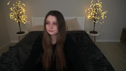 Emily online show from November 13, 3:33 pm