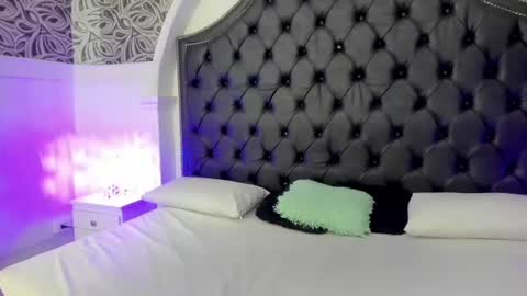 mahia_soto online show from July 4, 3:35 am
