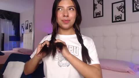 Maia Reficco online show from June 11, 7:32 pm