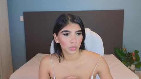 Snapshot of maiaa_ruiz chatting on February 3, 12:36 pm Maiaa Ruiz online show from February 3, 12:36 pm