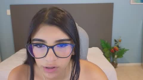 Snapshot of maiaa_ruiz chatting on September 12, 3:19 pm Maiaa Ruiz online show from September 12, 3:19 pm