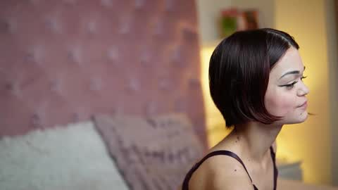  Maia  online show from November 10, 9:10 pm