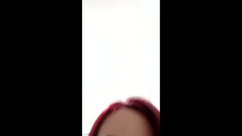 Snapshot of maiarosse_ chatting on February 14, 4:04 am MaiaRosse  online show from February 14, 4:04 am