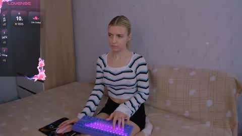 Your kitty online show from March 8, 2:48 am