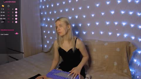 Snapshot of mailin_harrington chatting on January 28, 2:43 am Your kitty online show from January 28, 2:43 am