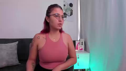 Mailyn online show from March 18, 4:56 pm