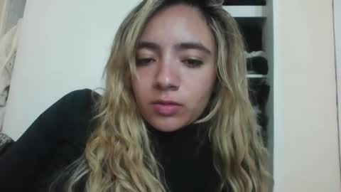 majo_gomezz online show from December 18, 5:12 am
