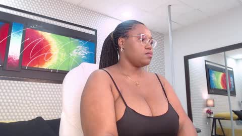 Snapshot of makena_gh chatting on December 22, 3:44 am makena online show from December 22, 3:44 am