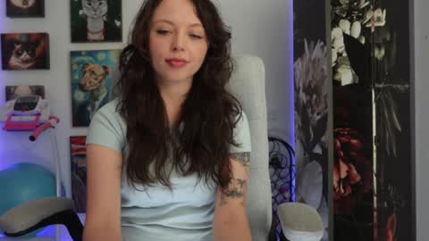 Snapshot of makiyahbelle2 chatting on January 5, 9:37 am MakiyahBelle online show from January 5, 9:37 am