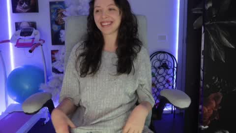 Snapshot of makiyahbelle2 chatting on December 26, 10:26 am MakiyahBelle online show from December 26, 10:26 am
