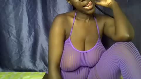 malaika_musa online show from July 28, 2:05 pm