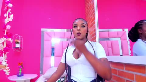 Melanie online show from December 9, 7:50 pm