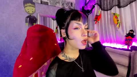 Snapshot of mamushka_ chatting on October 24, 4:03 pm online show from October 24, 4:03 pm