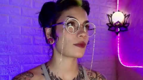 Snapshot of mamushka_ chatting on September 10, 5:29 am online show from September 10, 5:29 am