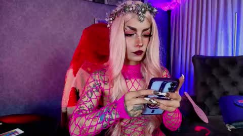   online show from December 19, 8:56 pm