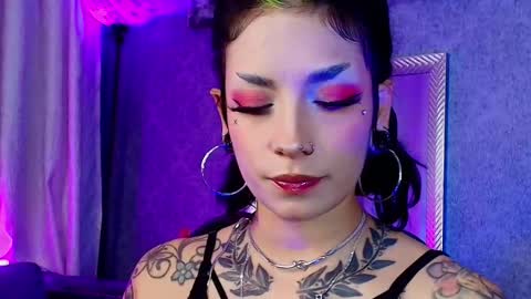 Snapshot of mamushka_ chatting on September 19, 11:37 pm online show from September 19, 11:37 pm