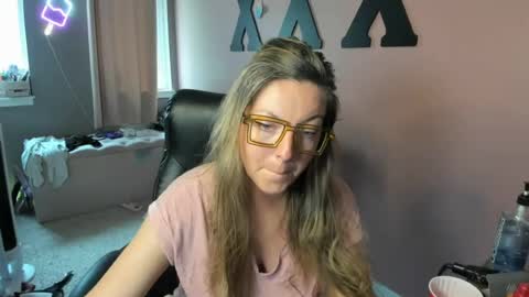 MandyBabyXXX online show from July 28, 10:53 pm