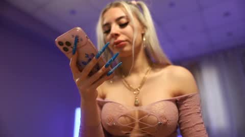Snapshot of mandypeas chatting on December 14, 8:13 am Anto Lovense is Active My pleasure is in your hands Private is Open online show from December 14, 8:13 am