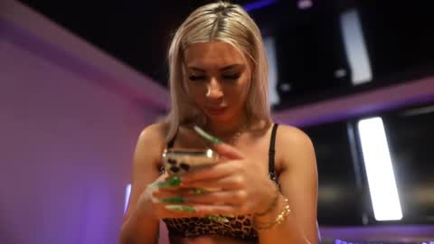 Snapshot of mandypeas chatting on February 22, 9:45 am Anto Lovense is Active My pleasure is in your hands Private is Open online show from February 22, 9:45 am