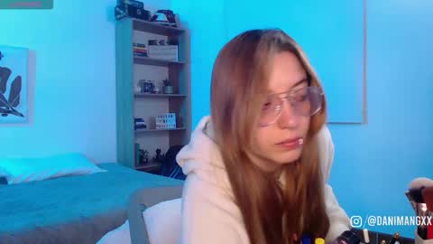 Snapshot of mangxx chatting on October 6, 3:23 am Danny online show from October 6, 3:23 am