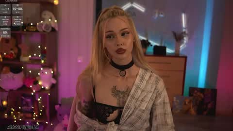 Amelie online show from May 5, 8:56 pm