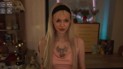 Amelie online show from March 8, 6:45 pm