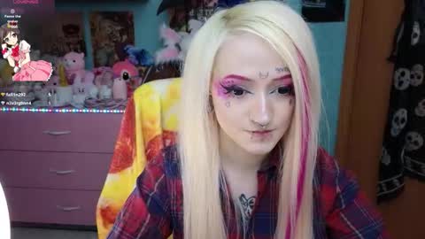 Manuela online show from March 17, 1:04 pm