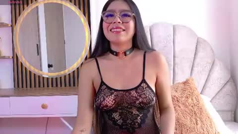 Mara Swan online show from July 28, 8:52 pm