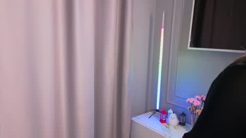 Mary online show from March 11, 3:58 pm