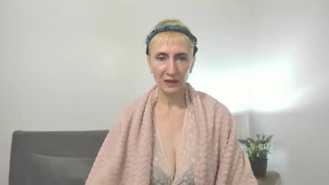 Snapshot of margaretmature chatting on October 10, 12:32 pm margaretmature online show from October 10, 12:32 pm