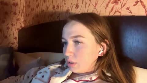 Chloe online show from February 28, 3:22 pm