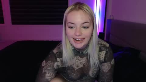 margot_robbie7 online show from November 2, 11:30 pm