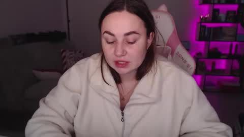 mari moore online show from December 15, 7:24 am