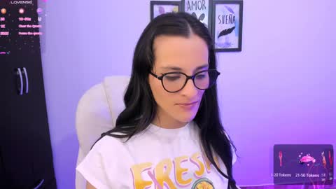 Snapshot of mariaan_m chatting on January 4, 8:27 pm Leidy online show from January 4, 8:27 pm