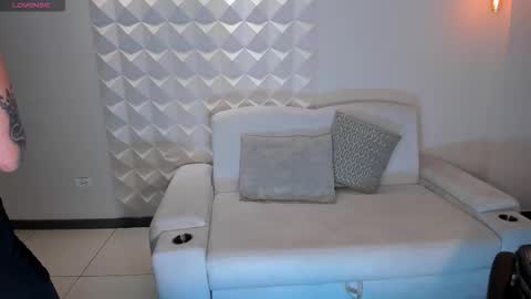 MARIA HERRERA  online show from March 7, 10:17 pm