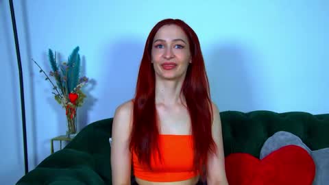 MariaMenson online show from April 16, 8:30 pm
