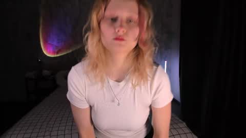 Snapshot of mariamilkis chatting on February 23, 4:40 pm Maria online show from February 23, 4:40 pm