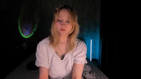 Snapshot of mariamilkis chatting on February 13, 11:15 pm Maria online show from February 13, 11:15 pm