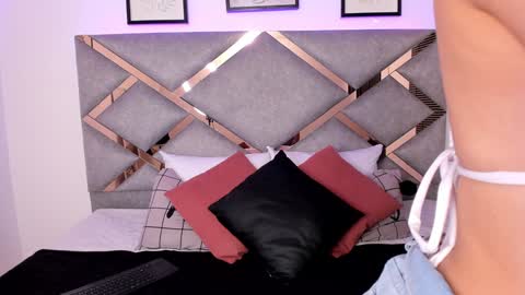 Snapshot of marian_pinzon chatting on February 2, 2:38 am Marian online show from February 2, 2:38 am