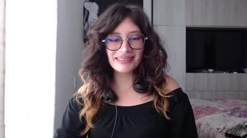 Snapshot of mariana124_ chatting on October 15, 5:48 pm Mariana online show from October 15, 5:48 pm