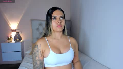 Mariana Roe online show from October 8, 3:00 am