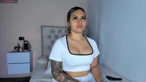 Mariana Roe online show from December 4, 2:03 am