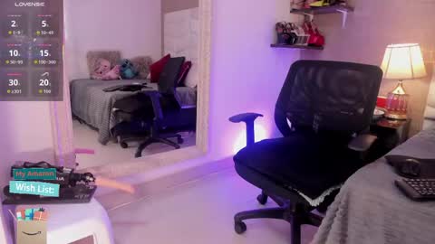 Mar y online show from May 5, 3:04 pm