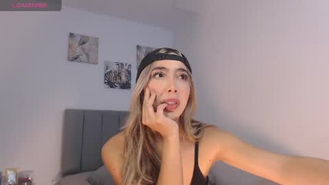 Mariana online show from May 2, 7:50 pm