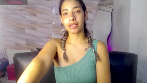 Snapshot of mariana_turner chatting on March 2, 8:35 pm Mariana turner online show from March 2, 8:35 pm
