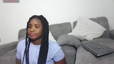 Snapshot of marianaee chatting on October 7, 5:34 am marianaee online show from October 7, 5:34 am