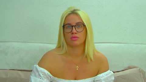 Maria online show from May 2, 6:22 pm