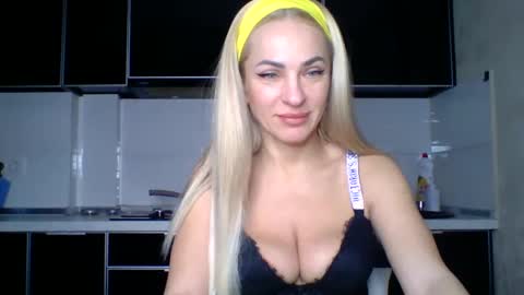 Snapshot of marianna1977 chatting on March 1, 11:04 pm marianna1977 online show from March 1, 11:04 pm